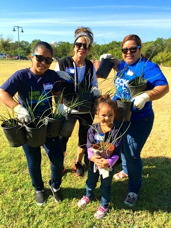 Domtar and Student Conservation Association youth volunteers conserve parks in Waco, Texas.