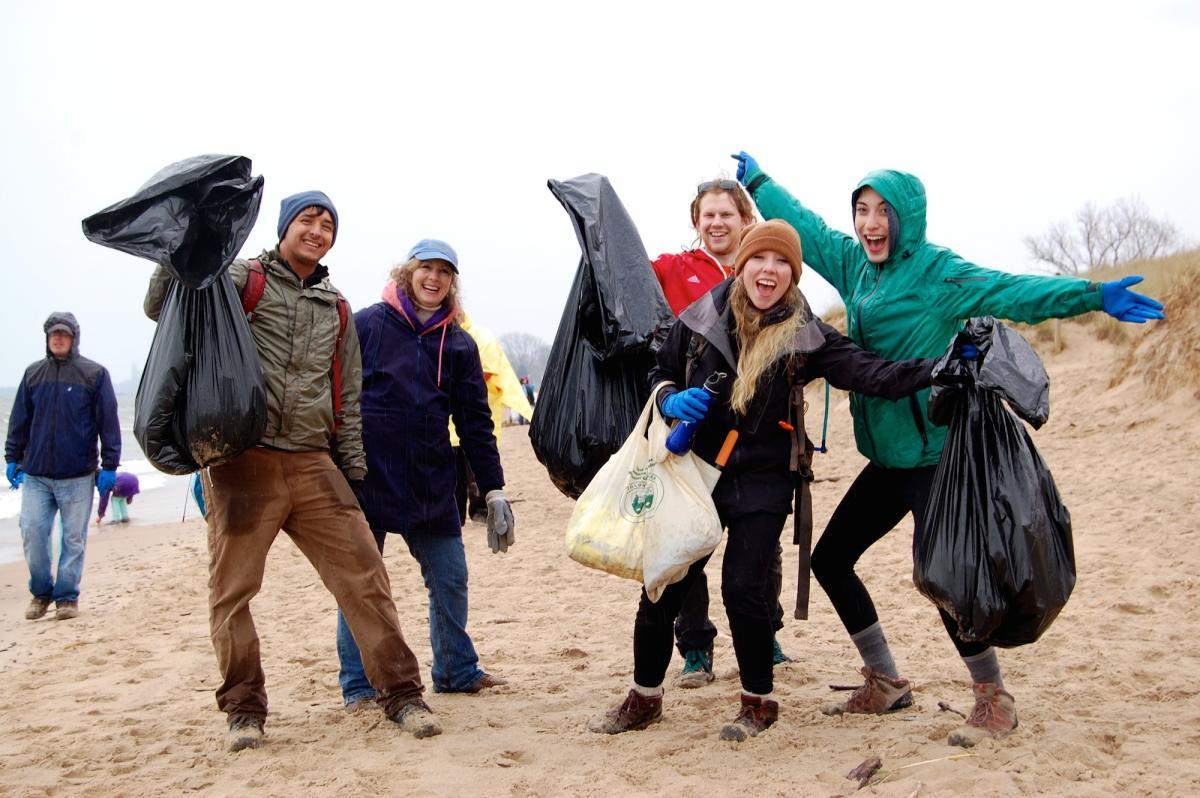 SCA Chicago volunteers get excited about beach clean-up at Indiana Dunes